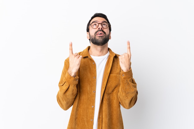 Giovane con la barba