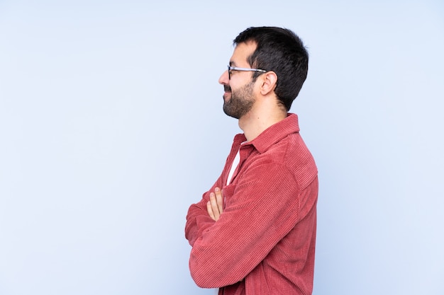 Giovane con la barba