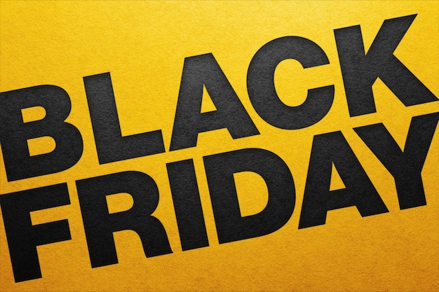 Giovane donna che compra online il Black Friday