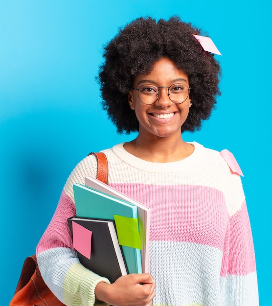 Giovane donna giovane studente afro