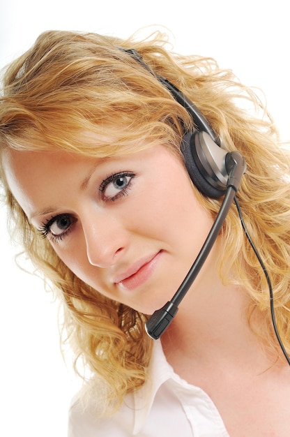 giovane e bella donna d'affari con il servizio informazioni sulla soluzione del cliente del telefono auricolare