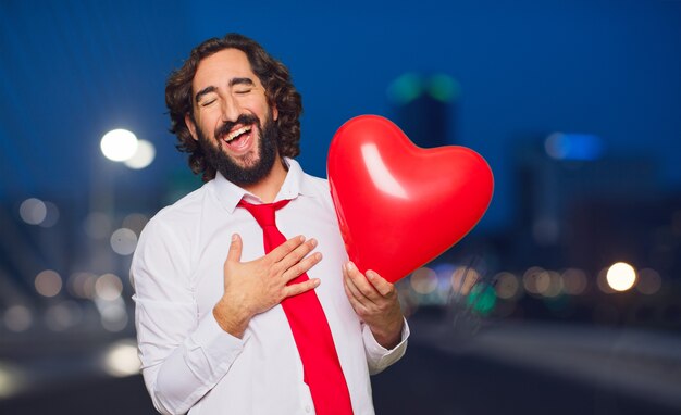 Giovane pazzo innamorato, concetto di San Valentino.