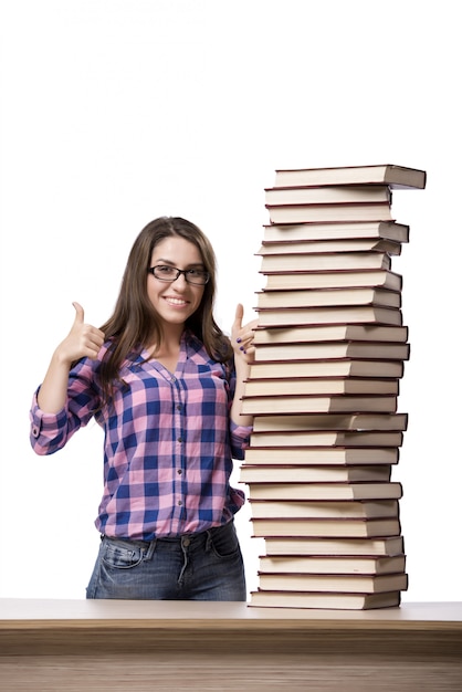 Giovane studente che si prepara per gli esami scolastici