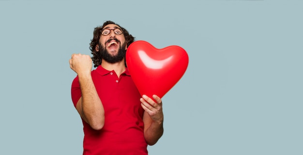 Giovane uomo pazzo concetto di San Valentino