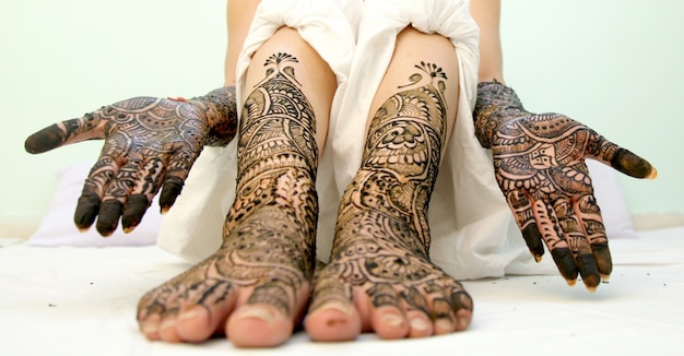 Girl&#39;s Show Mehandi in Wedding