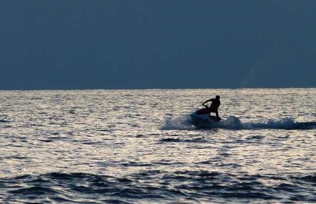 giro in acqua