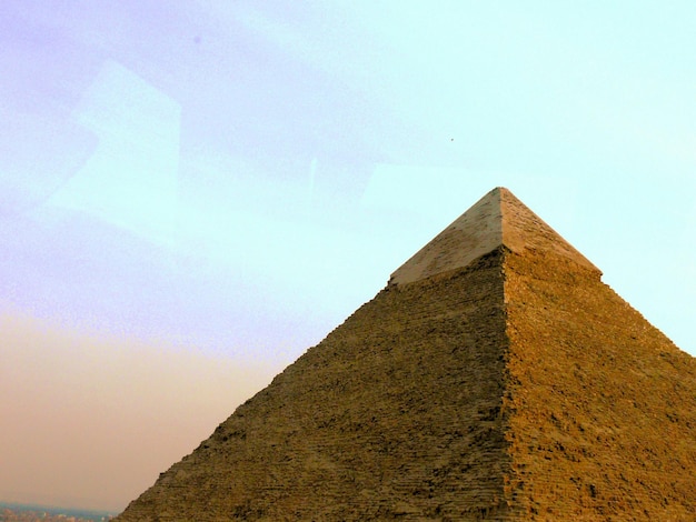 Giza in Egitto antiche piramidi e templi