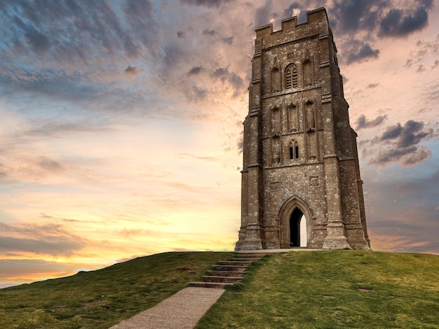 Glastonbury Tor al crepuscolo