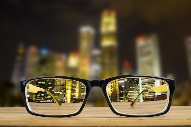 Gli occhiali visualizzano il punto di vista della messa a fuoco della visione a Night City.
