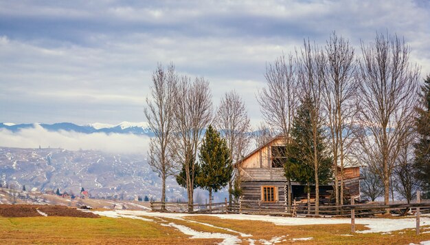 Gli ultimi giorni montagne invernali dell'Ucraina