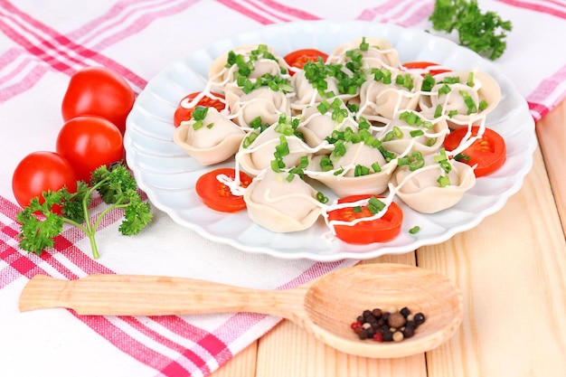 Gnocchi di carne pelmeni bolliti russi da vicino