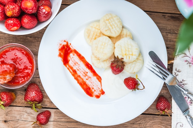 Gnocchi di farina di riso e ricotta con fragola snocciolata