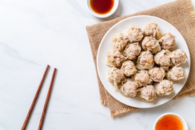 Gnocchi di maiale con salsa