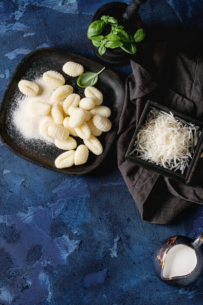 Gnocchi di patate crudi crudi