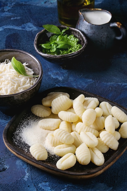 Gnocchi di patate crudi crudi