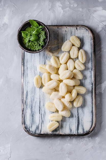 Gnocchi di patate crudi crudi