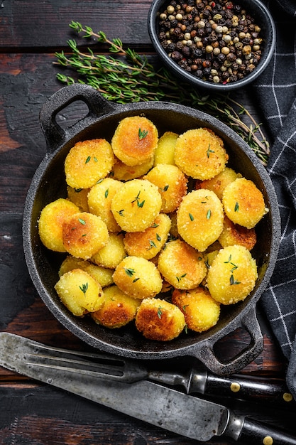 Gnocchi fritti di pasta di patate in padella