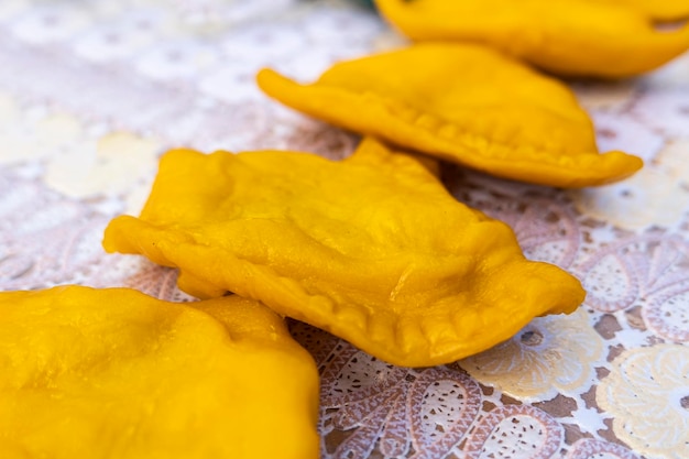 Gnocchi Gialli Ripieni Di Frutti Di Bosco Pierogi varenyky vareniki Gnocchi Piroici Con Ripieno