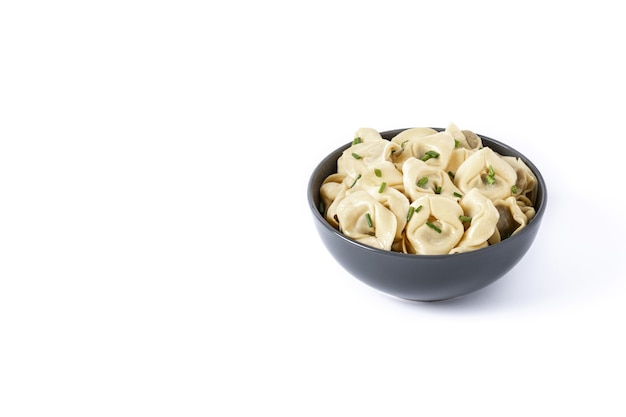 Gnocchi Pelmeni isolati su sfondo bianco Cibo tipico russo