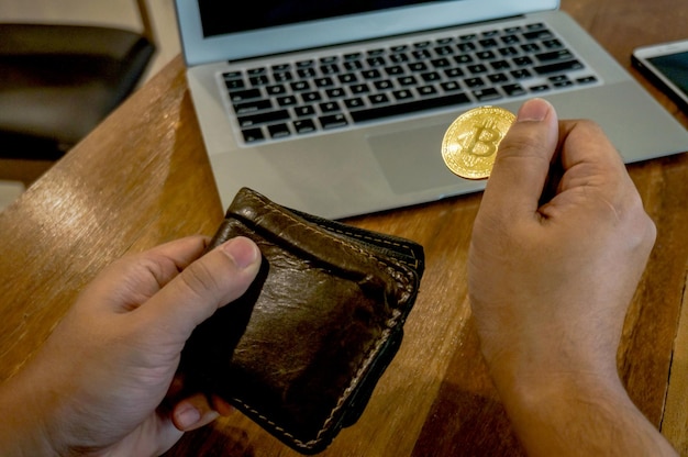 Golden bitcoin Criptovaluta Ethereum Business Finance e concetto di tecnologia
