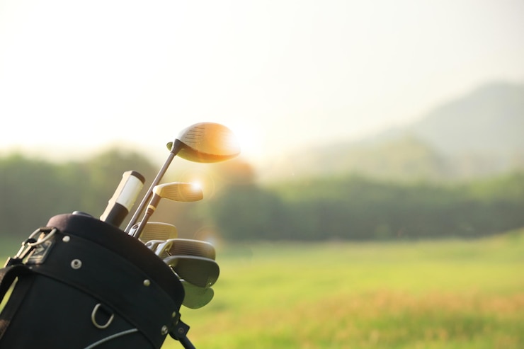 Foto golf sul campo contro il cielo