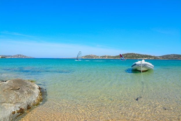 Gommone a Porto Pollo in Sardegna