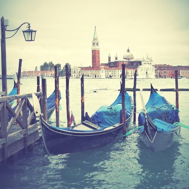 Gondole a Venezia, Italia. Immagine in stile retrò