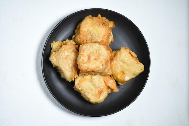 Gorengan o tofu fritto è un tipo di cibo fritto a base di tofu e ripieno di germogli di soia