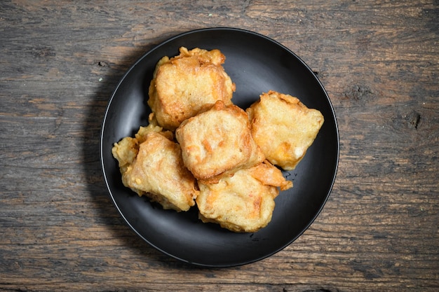 Gorengan o tofu fritto è un tipo di cibo fritto a base di tofu e ripieno di germogli di soia