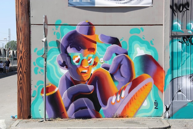 Graffiti sul muro