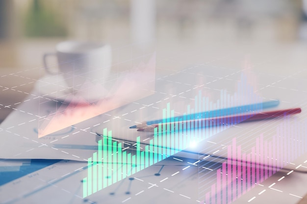 Grafico Forex ologramma sul tavolo con sfondo del computer Doppia esposizione Concetto di mercati finanziari