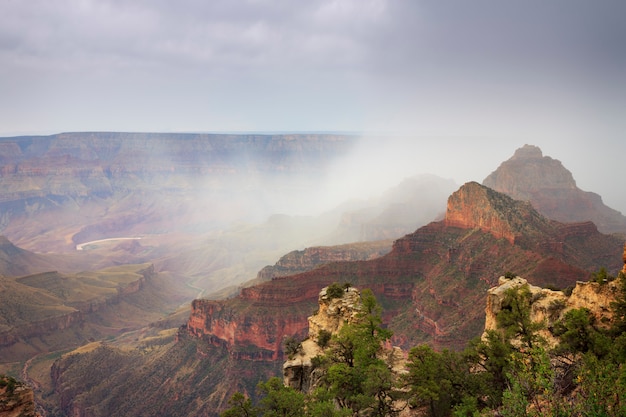 Grand Canyon in una giornata tempestosa