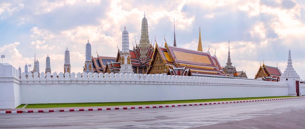 Grand Palace e Wat Phra Keaw a Bangkok Thailandia Panorama concept