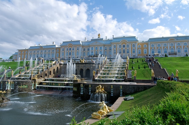 Grande cascata .Peterhof Palace. San Pietroburgo, Russia-3 GIUGNO 2015