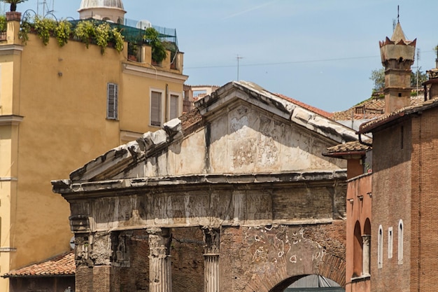 Grande chiesa nel centro di Roma, Italia