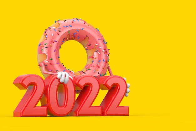 Grande mascotte del carattere della ciambella lustrata rosa fragola con il segno rosso del nuovo anno 2022 su un fondo giallo. Rendering 3D