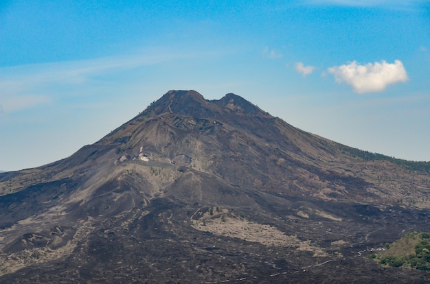 Grande montagna di mattina a Bali Indonesia.