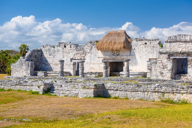 Grande palazzo 25 rovine Maya a Tulum Riviera Maya Yucatan Mar dei Caraibi Messico