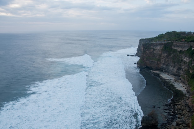 Grande spiaggia alta con splendida spiaggia a Bali