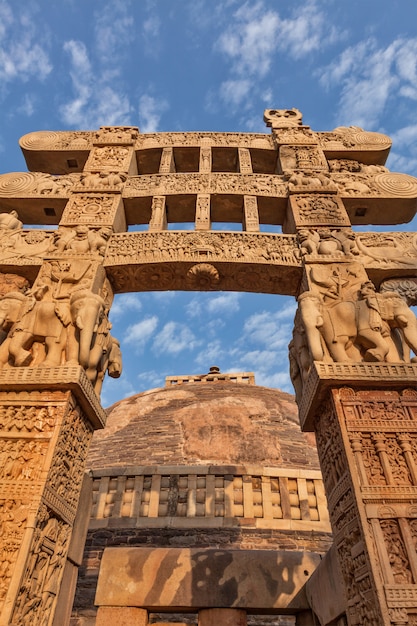 Grande stupa. Sanchi, Madhya Pradesh, India