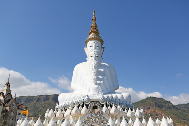 Grande tempio di Buddha Phasornkaew, Khao Kho Phetchabun, Tailandia