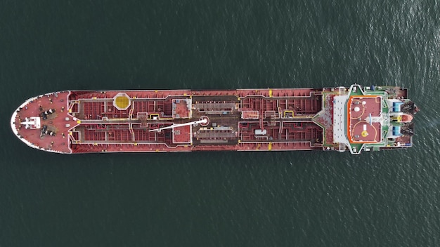 Grande vista aerea della nave cisterna del carico generale della nave cisterna