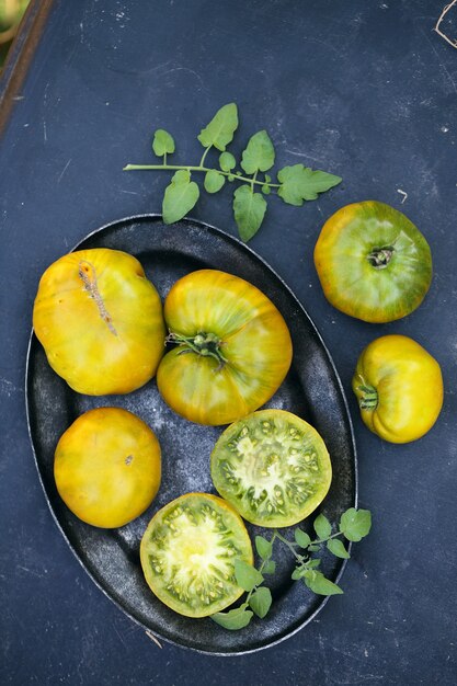 Grandi varietà di pomodori verdi maturi "mela smeraldo"