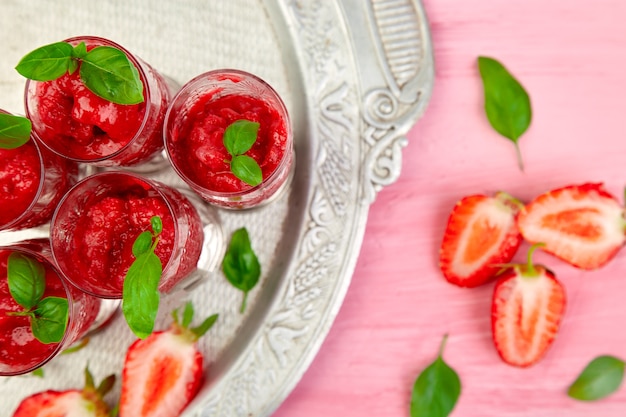 Granita estiva rinfrescante alla fragola