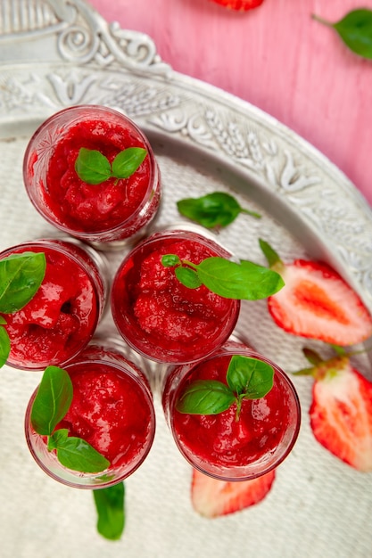 Granita estiva rinfrescante alla fragola