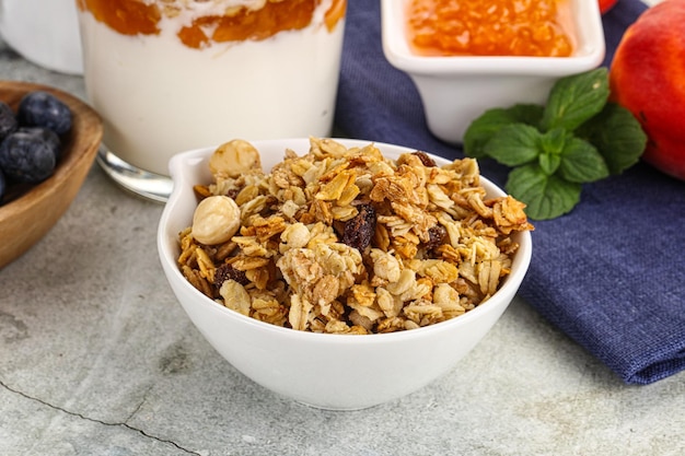 Granola muesli al naturale, cereale per la colazione