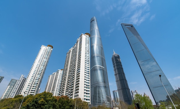 Grattacieli nel distretto finanziario di Shanghai Lujiazui