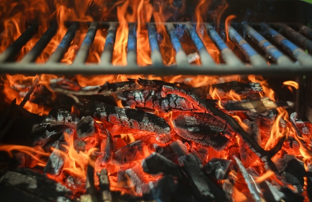 Griglia per barbecue a carbonella bruciata nera naturale