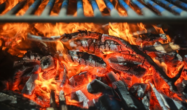 Griglia per barbecue a carbonella bruciata nera naturale