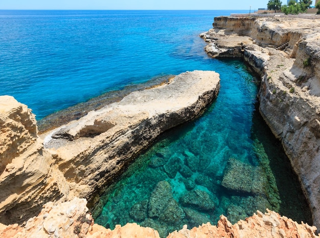 Grotta del Canale Sant'Andrea Salento mare Italia